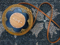 TAS WANITA MOTIF MAWAR RODA KAYU